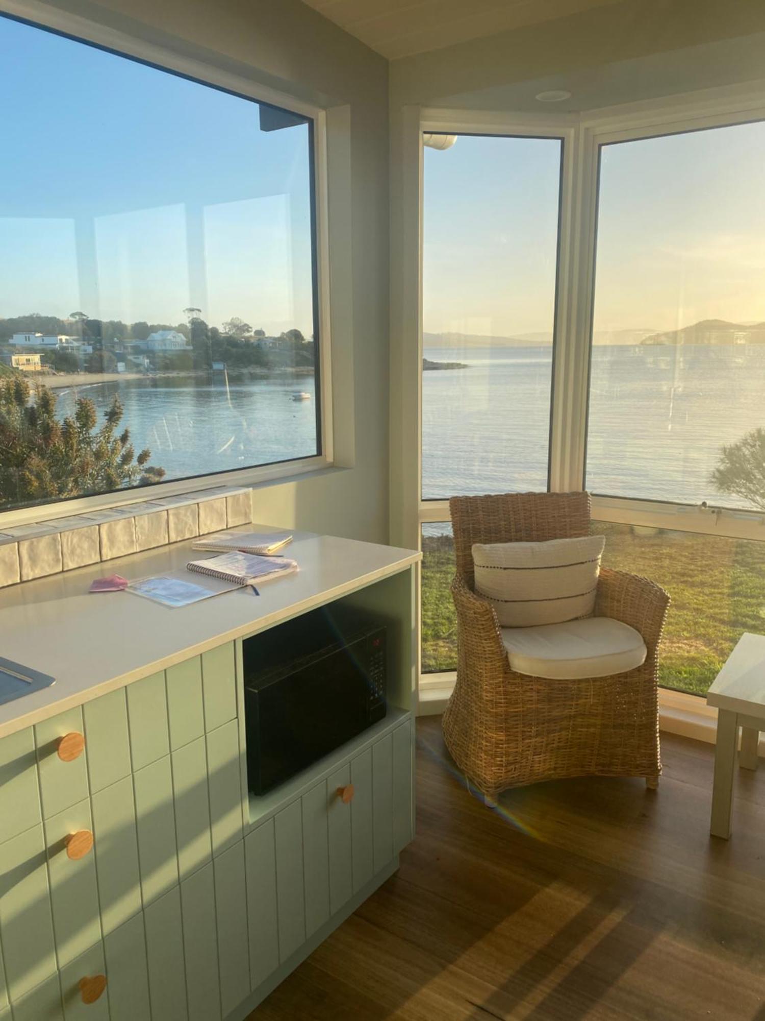 Beach Buoy Opossum Bay South Arm المظهر الخارجي الصورة