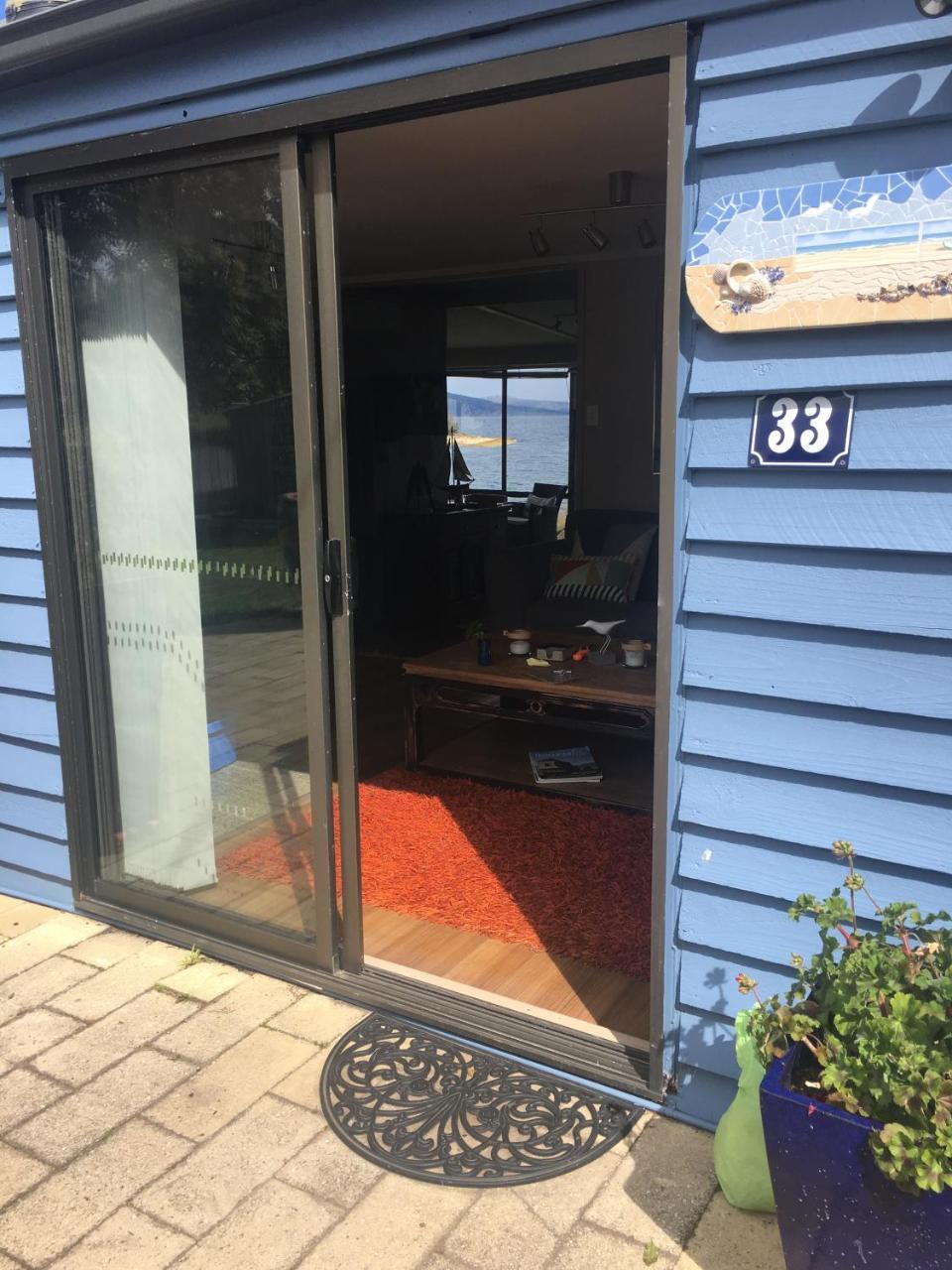 Beach Buoy Opossum Bay South Arm المظهر الخارجي الصورة