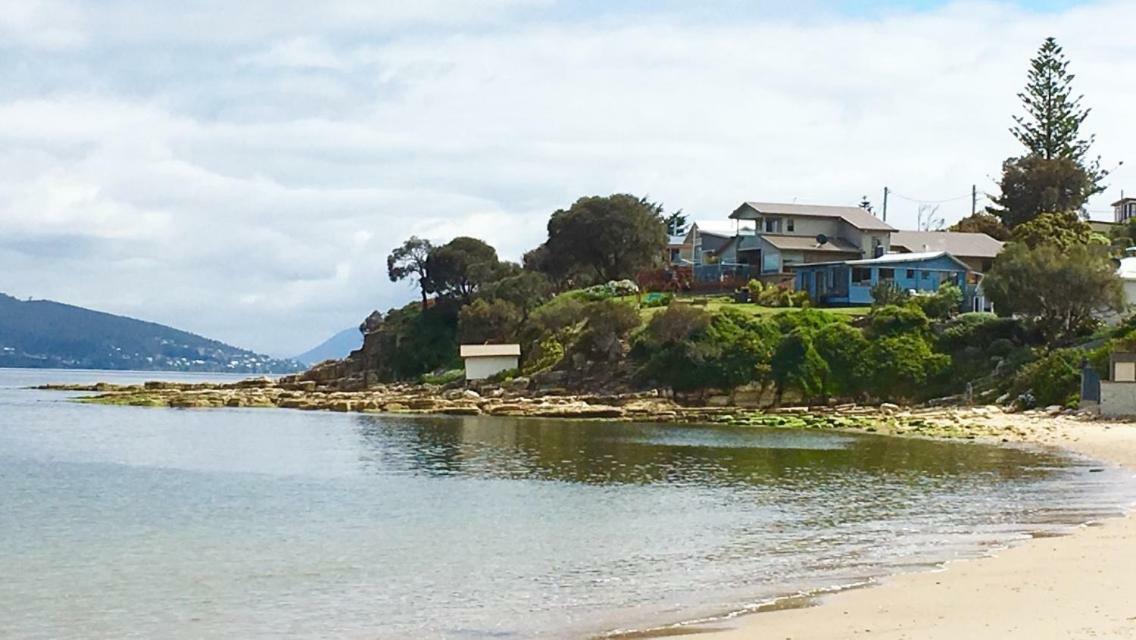 Beach Buoy Opossum Bay South Arm المظهر الخارجي الصورة
